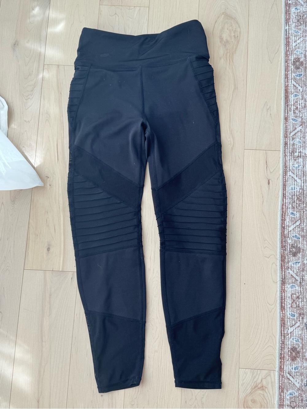 Black Textured and mesh Leggings